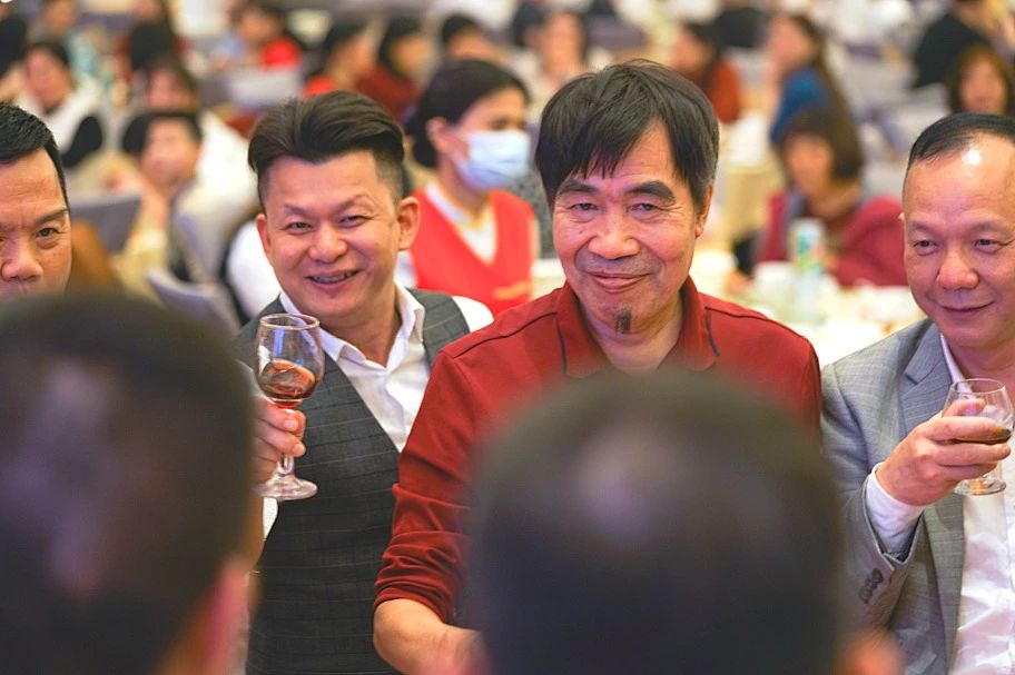 拓路前行·領(lǐng)跑未來(lái) | 集團(tuán)2023年度總結(jié)會(huì)暨2024迎新晚會(huì)圓滿結(jié)束！(圖32)