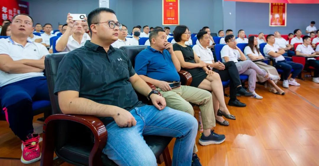 這一次，我們玩大的 | 強(qiáng)輝金九銀十無(wú)界增長(zhǎng)營(yíng)銷大會(huì)復(fù)盤會(huì)議順利舉辦(圖3)
